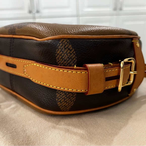 LOUIS VUITTON Reverse Monogram Giant Boite Chapeau Souple Bag - Picture 9 of 16